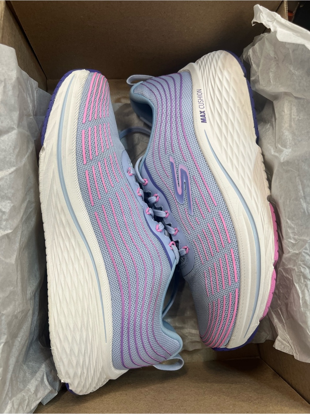 🔥 Skechers Women's Max Cushioning Elite 2.0 women size 8.5 like new
